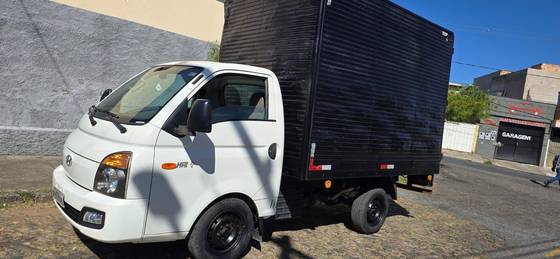 HYUNDAI HR 2.5 LONGO SEM CAÇAMBA 4X2 16V 130CV TURBO INTERCOOLER DIESEL 2P MANUAL